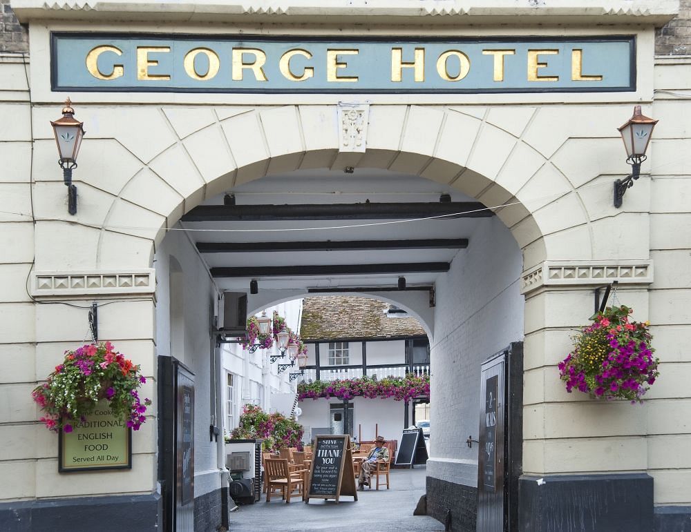 George Hotel By Greene King Inns 亨廷登 外观 照片